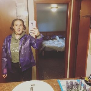 Meet your Posher, Kayla